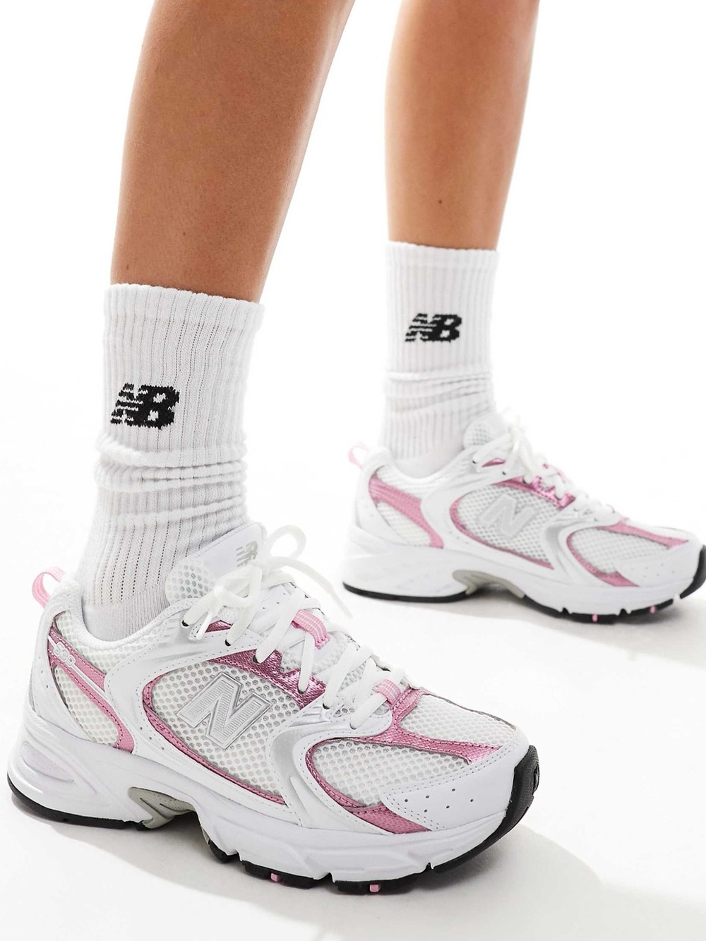 New Balance 530 sneakers in white with pink metallic details y2k retro SZ 10